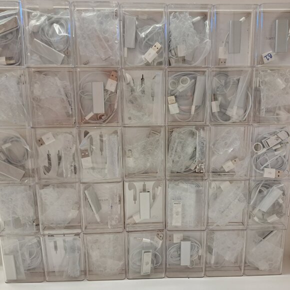 1X Apple iPod Classic 4th Gen Various Storage and Condition with accessories - Picture 6 of 16